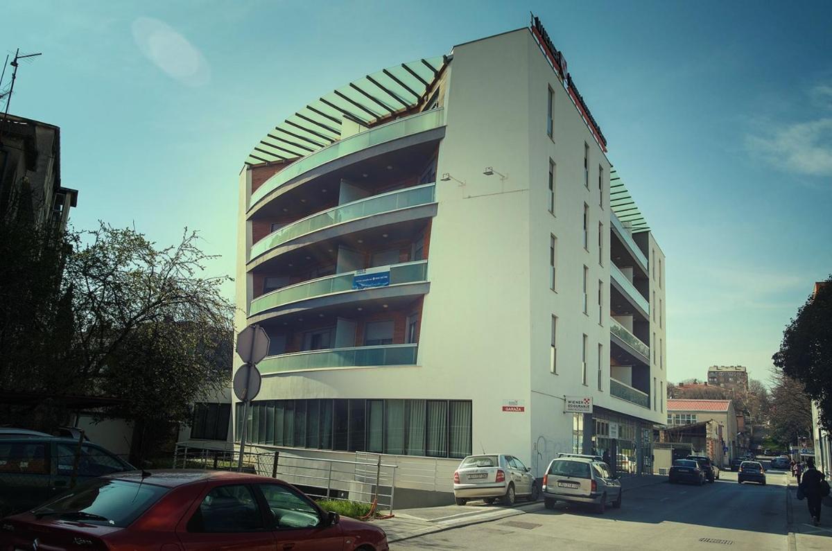 Pula City Business Apartments ภายนอก รูปภาพ